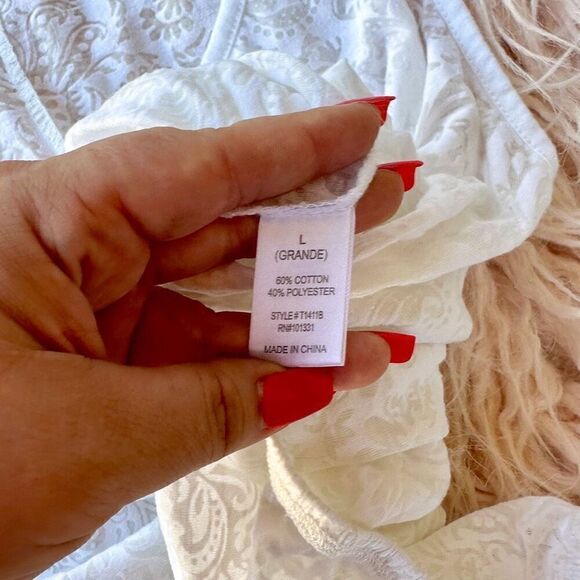 Large Charlotte Russe Tank Top - Picture 3 of 5